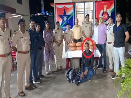 *रायपुर रेलवे स्टेशन पर पकड़ाया 4 लाख का गांजा*