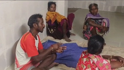 *आंगनबाड़ी में ढाई साल की बच्ची की करंट लगने से मौत, पोस्टमार्टम के लिए शव लेकर रात भर बैठे रहे परिजन*