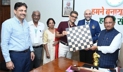 *मुख्यमंत्री साय से ग्रैंडमास्टर प्रवीण महादेव थिप्से ने की सौजन्य भेंट*