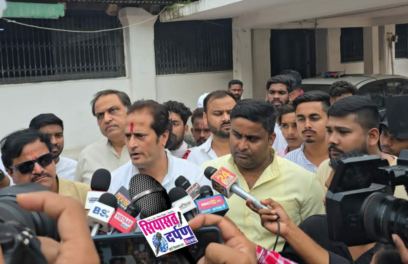 *हम अपने क्रांतिकारी साथियों के साथ मजबूती से खड़े हैं,, पूर्व विधायक विकास उपाध्याय*