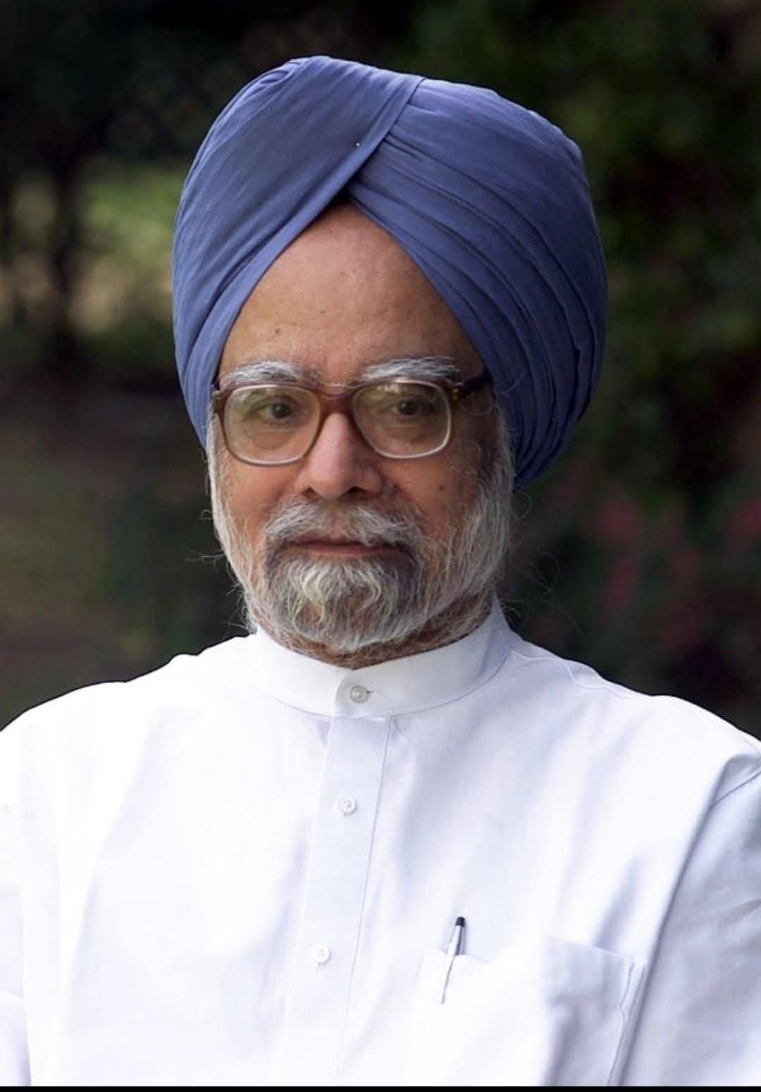 *रायपुर,,मनमोहन सिंह जिंदा हैं….. गौर से देखिए ! आपके पास ही मिल जाएंगे,,*