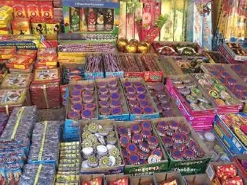 *पटाखा दुकानों को लेकर प्रशासन ने जारी की गाइडलाइन*
