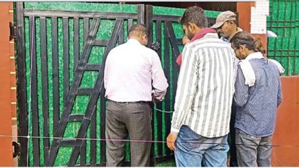 *मकान में चल रहा ओयो होटल सील*