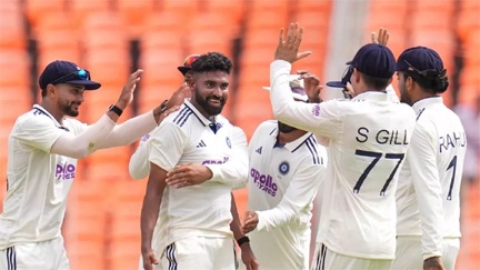 *नरेंद्र मोदी स्टेडियम में चला मोहम्मद सिराज का जादू*