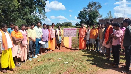 *गांव में पास्टर और पादरी का प्रवेश पर लगाया प्रतिबंध*