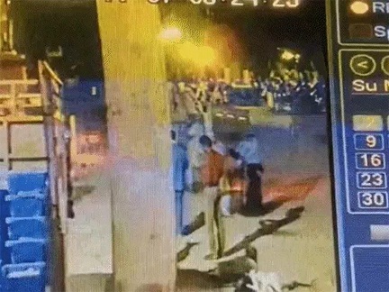 *मेकाहारा में बुर्का पहनी महिलाओं ने फेंका भ्रूण*