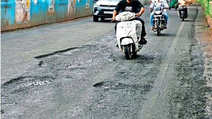 *सड़कों का हाल खस्ताहाल, गड्ढे और उड़ती धूल बनी शहरवासियों की परेशानी*