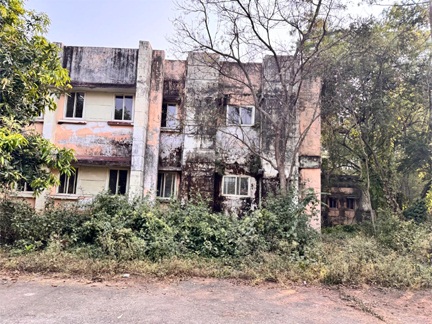 *खडंहर बना पत्रकारिता विश्वविद्यालय का हॉस्टल*