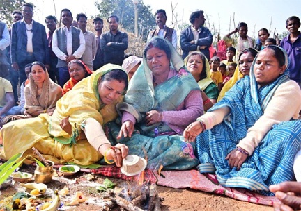 *मंत्री लक्ष्मी राजवाड़े ने मुख्यमंत्री ग्राम गौरव पथ योजना के तहत 157 लाख से अधिक के विकास कार्यों का किया भूमि पूजन*