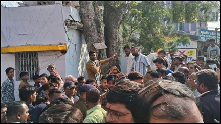 *हनुमान मंदिर में तोड़फोड़ पर भड़का आक्रोश*