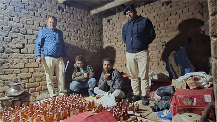 *62 लीटर शराब जब्‍त*