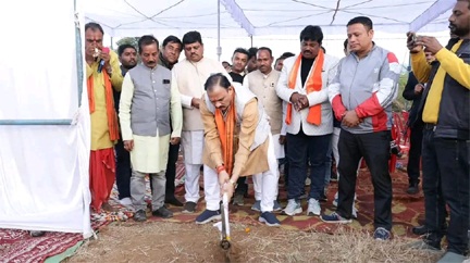 *स्वास्थ्य मंत्री ने चिरमिरी में आधुनिक शासकीय पॉलिटेक्निक भवन का किया भूमिपूजन*