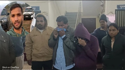 *जमानत पर बाहर आकर गर्लफ्रेंड की मदद से बैंक से निकाले 31 लाख*