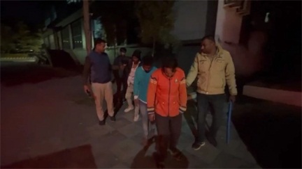 *दोस्तों ने ही दोस्त को अधमरा होने तक पीटा*