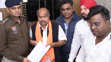 *1500 करोड़ की कथित वसूली के आरोप पर भाजपा सख्त*