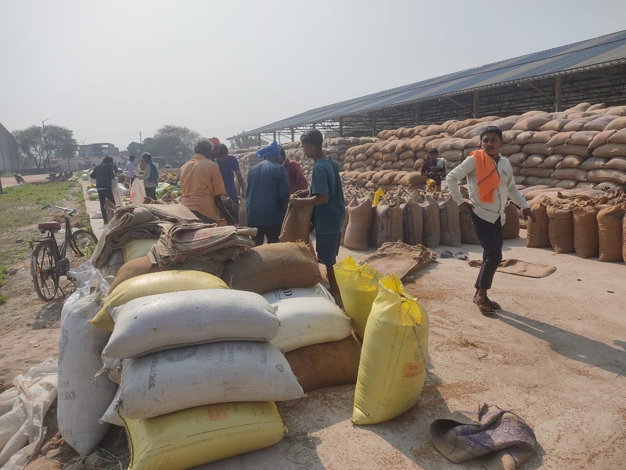 *रायपुर,,धान खरीदी की लिमिट बढ़ाने की मांग,, किसान नेता पारस नाथ साहू*