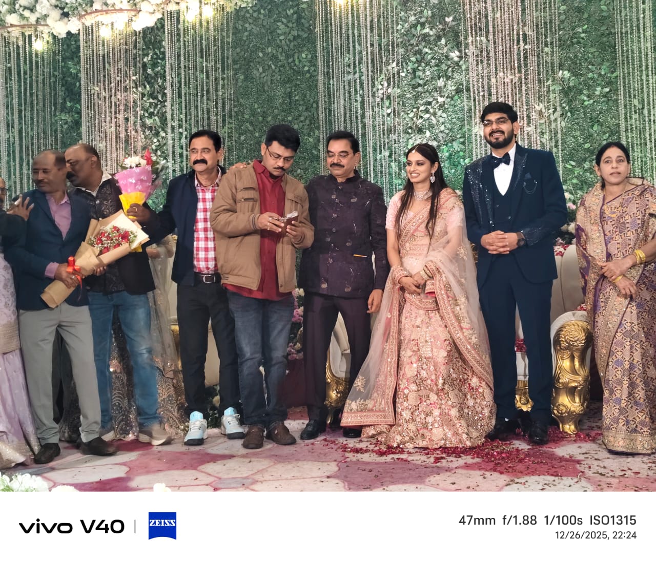 *रायपुर,,वर-वधु को मिला आशीर्वाद, शुभकामनाओं का लगा तांता,,गणेश तिवारी की रिपोर्ट*