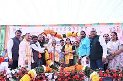 *विधायक भावना बोहरा के जनसेवा के कार्यों और प्रयासों से पंडरिया विधानसभा विकास के नए अध्याय लिख रहा : अरुण साव जी*