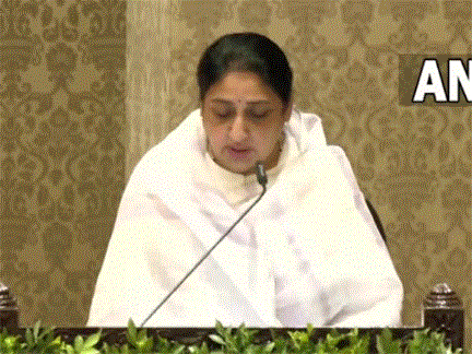 * महाराष्ट्र की डिप्टी सीएम बनीं सुनेत्रा पवार, राजभवन में ली शपथ*