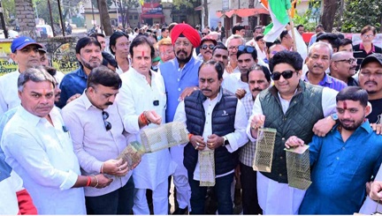 *कांग्रेस ने वैदिका सागर की हत्या पर किया आजाद थाना चौक का घेराव*