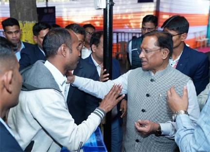 *सुशासन के केंद्र में संवेदनशीलता, जनदर्शन में तत्काल सुलझी समस्याएं*