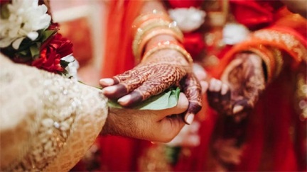 *रायपुर में एक ही गोत्र में शादी करने पर विवाद*