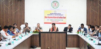 *नए ऊर्जा और नई रणनीति के साथ बीजापुर के विकास में जुटें अधिकारी – उपमुख्यमंत्री विजय शर्मा*