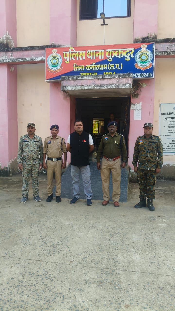 *15 लाख रुपए के धान का किया था गबन,, करने वाले प्रभारी अमित बाजपेई गिरफ्तार,, दुखहरण सिंह ठाकुर की रिपोर्ट*