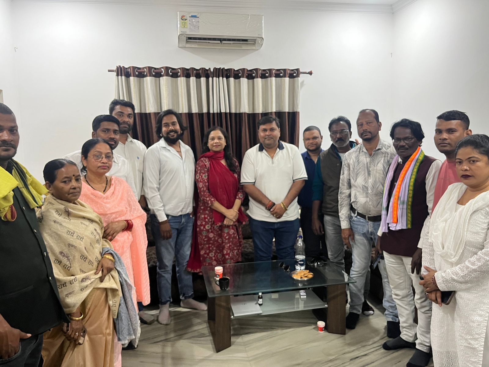 *रायपुर,,गुरु घासीदास कांग्रेस कमेटी ब्लॉक अध्यक्ष मिलिंद गौतम ने संघठन मजबूत करने शुरू किया वार्डो में बैठकों का दौर*