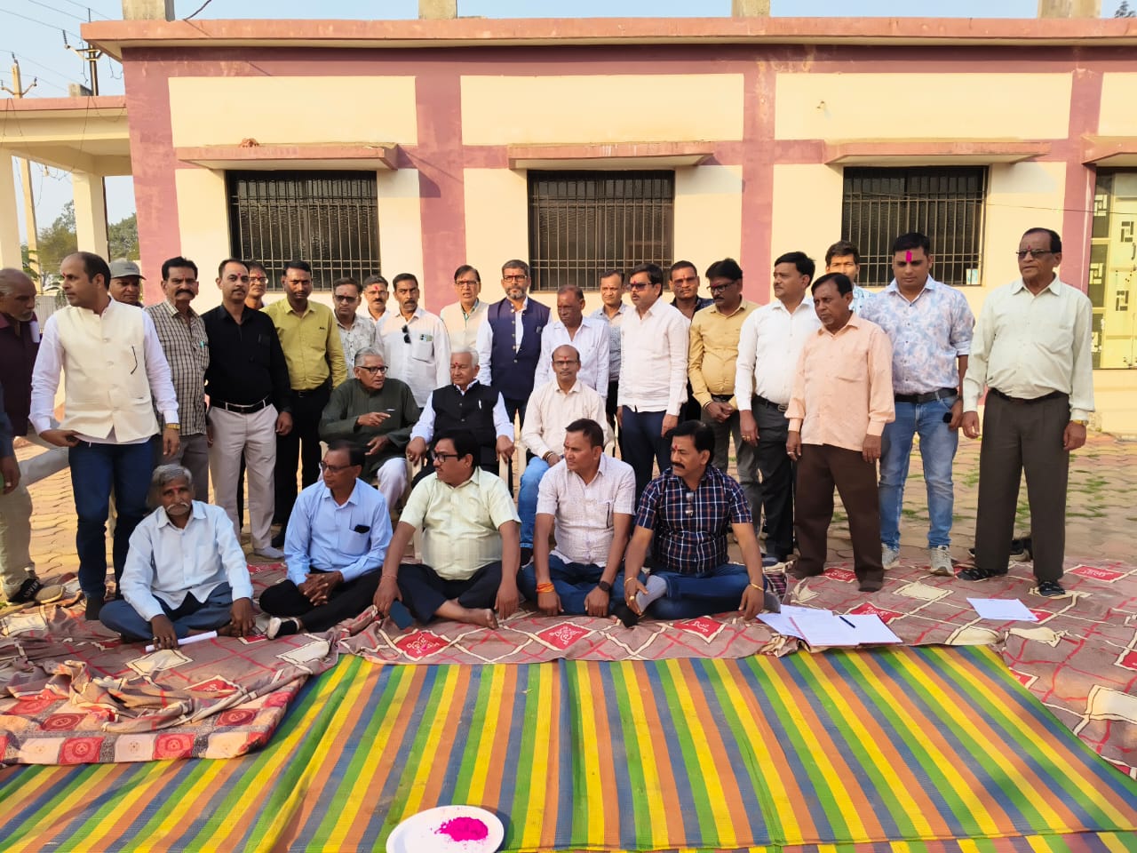 *नवनिर्मित भवन के लोकार्पण को लेकर बैठक में सर्वसम्मति से लिया गया निर्णय,,सियासत दर्पण न्यूज़ छत्तीसगढ़*