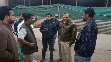 *युवक ने युवती का गला रेता फिर खुद कर ली आत्महत्या, युवती की हालत नाजुक*