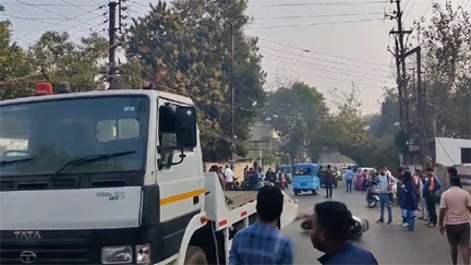 *मासूमियत पर मौत का कहर: रायपुर में स्कूल जा रहे भाई-बहन को टो-गाड़ी ने कुचला*