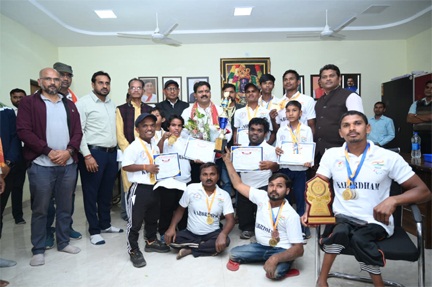 *उप मुख्यमंत्री विजय शर्मा से उत्कृष्ट प्रदर्शन करने वाले खिलाड़ियों ने की सौजन्य मुलाकात*