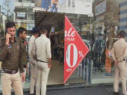 *रायपुर में चोरी की बड़ी वारदात, 3 दुकानों से 7 लाख कैश गायब*