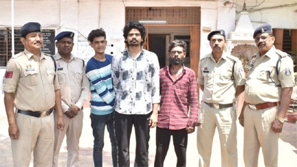 *नशे के खिलाफ बड़ा ऑपरेशन: पुलिस ने दबोचे 3 अंतरराज्यीय तस्कर, 43 ग्राम हेरोइन बरामद*